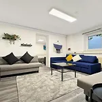Group Base Zentrale Fuer Bis Zu 8 Personen Apartment *