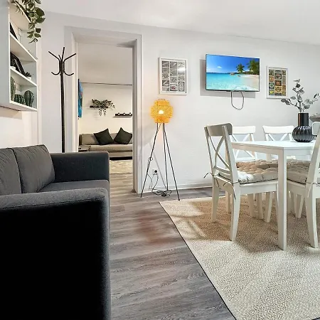 Group Base Zentrale Fuer Bis Zu 8 Personen *