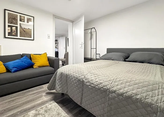 Lejlighed Group Base Zentrale Fuer Bis Zu 8 Personen